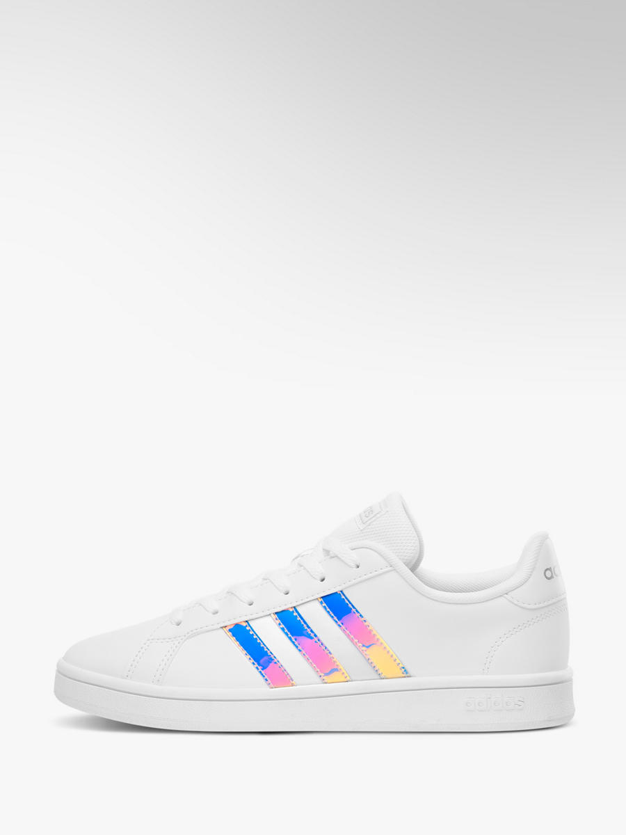 Sneaker GRAND COURT BASE SHINY HOLOGRAPHIC von adidas in Sneaker GRAND COURT BASE SHINY HOLOGRAPHIC von adidas in